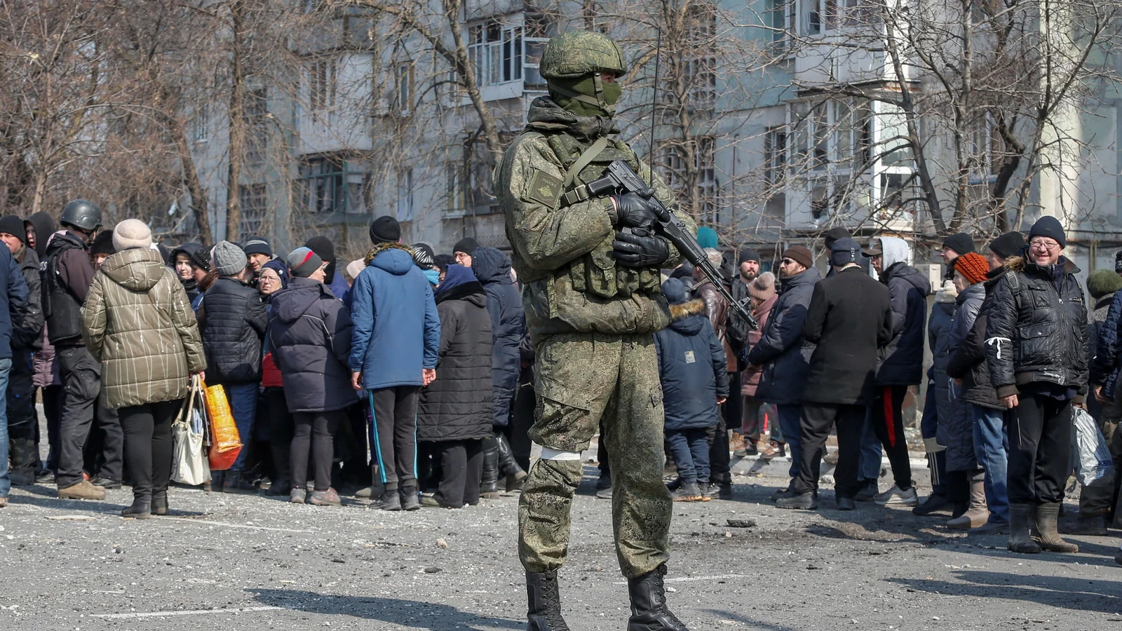 Over 1,000 Ukrainian troops, including women, surrender in Mariupol, claims Russia