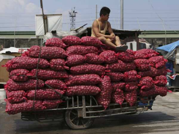 "It's like gold": Onions now cost more than meat in the Philippines