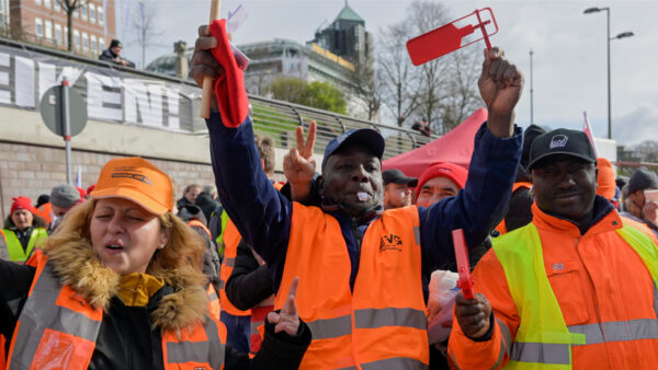 Germany 'mega strike': Public transport network halted over pay