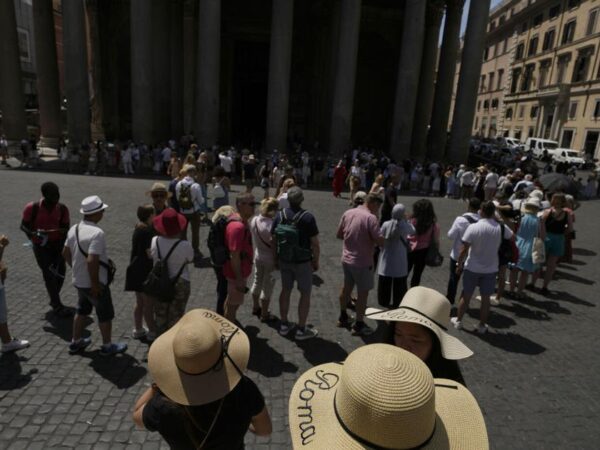 In Rome, church and state agree to Pantheon entrance fee