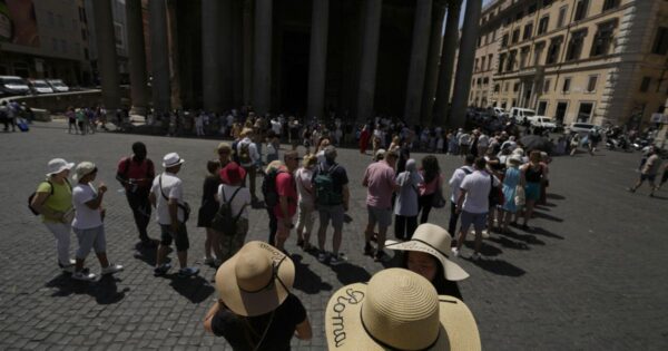 In Rome, church and state agree to Pantheon entrance fee