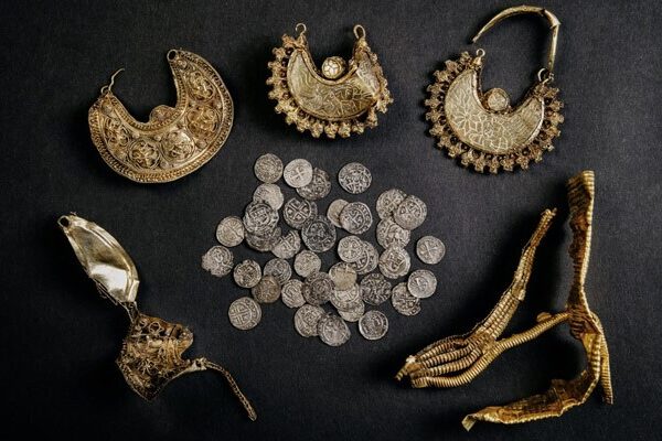 1,000-Year-Old Medieval Golden Treasure Discovered in Netherlands